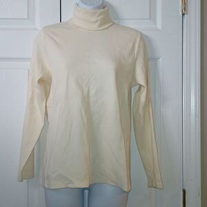 Chaus ivory colored ribbed long sleeve turtleneck  Sz L